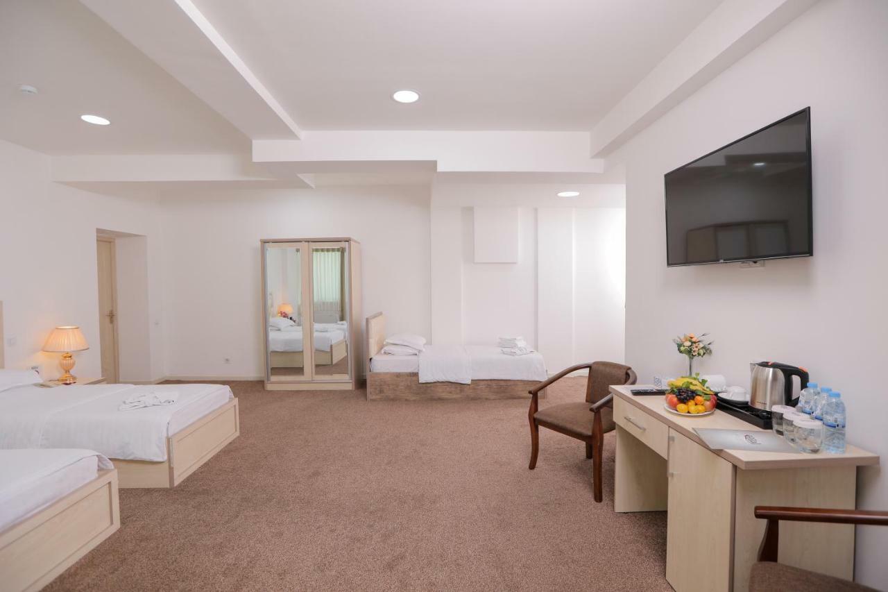 Hilal Hotel Tasjkent Buitenkant foto